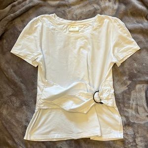 Women’s White belted tshirt. Size X-Large. Maeve brand